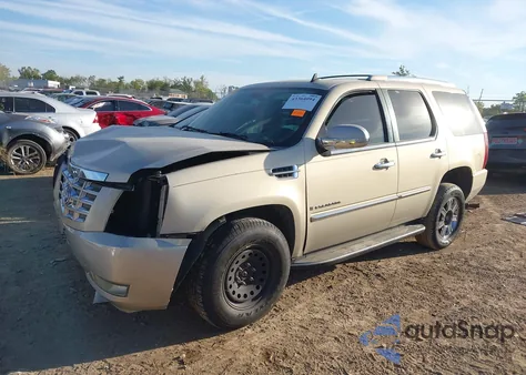 2007 Cadillac Escalade Standard z USA, uszkodzony, nr VIN 1GYFK63887R281750
